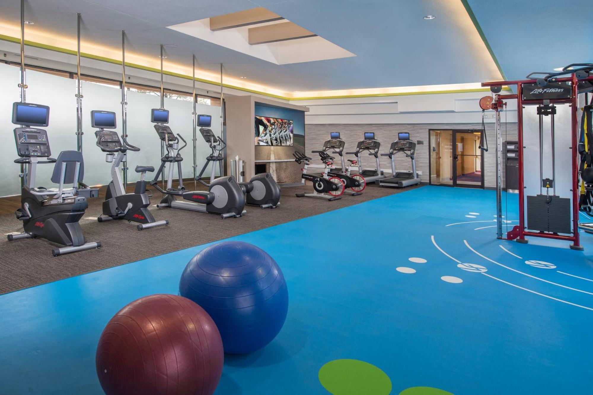 Courtyard By Marriott Silver Spring North/White Oak Экстерьер фото