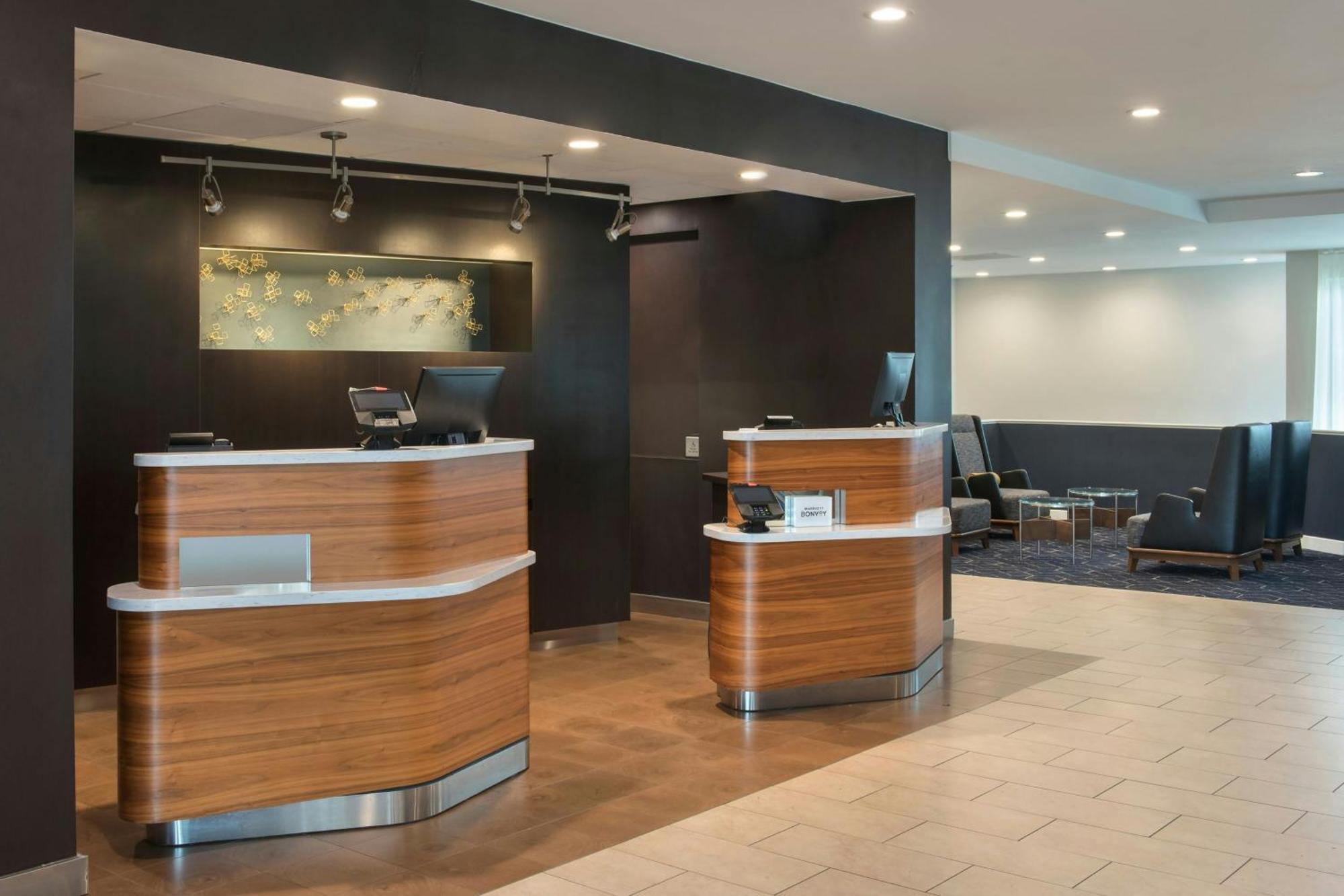 Courtyard By Marriott Silver Spring North/White Oak Экстерьер фото