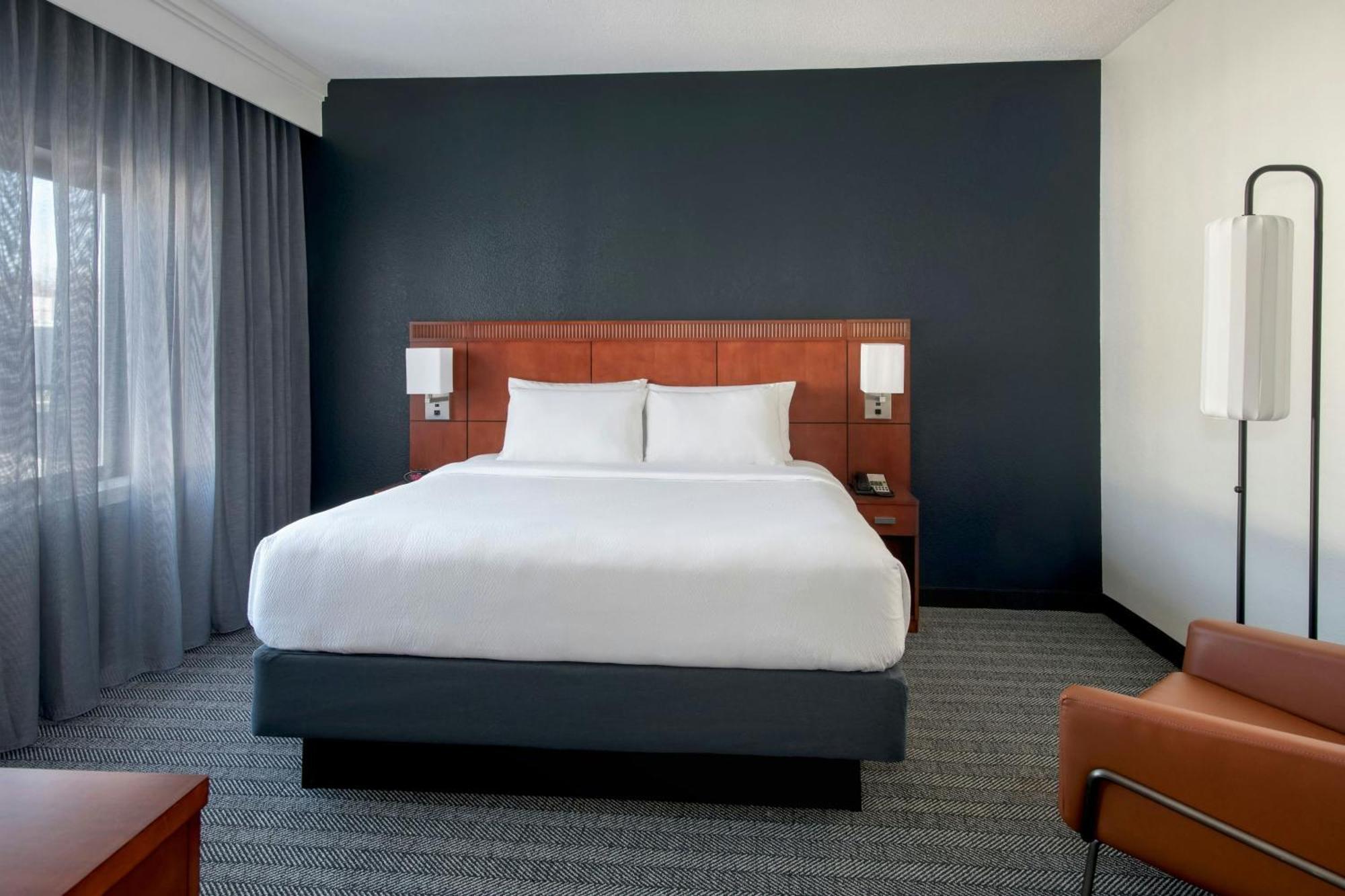Courtyard By Marriott Silver Spring North/White Oak Экстерьер фото