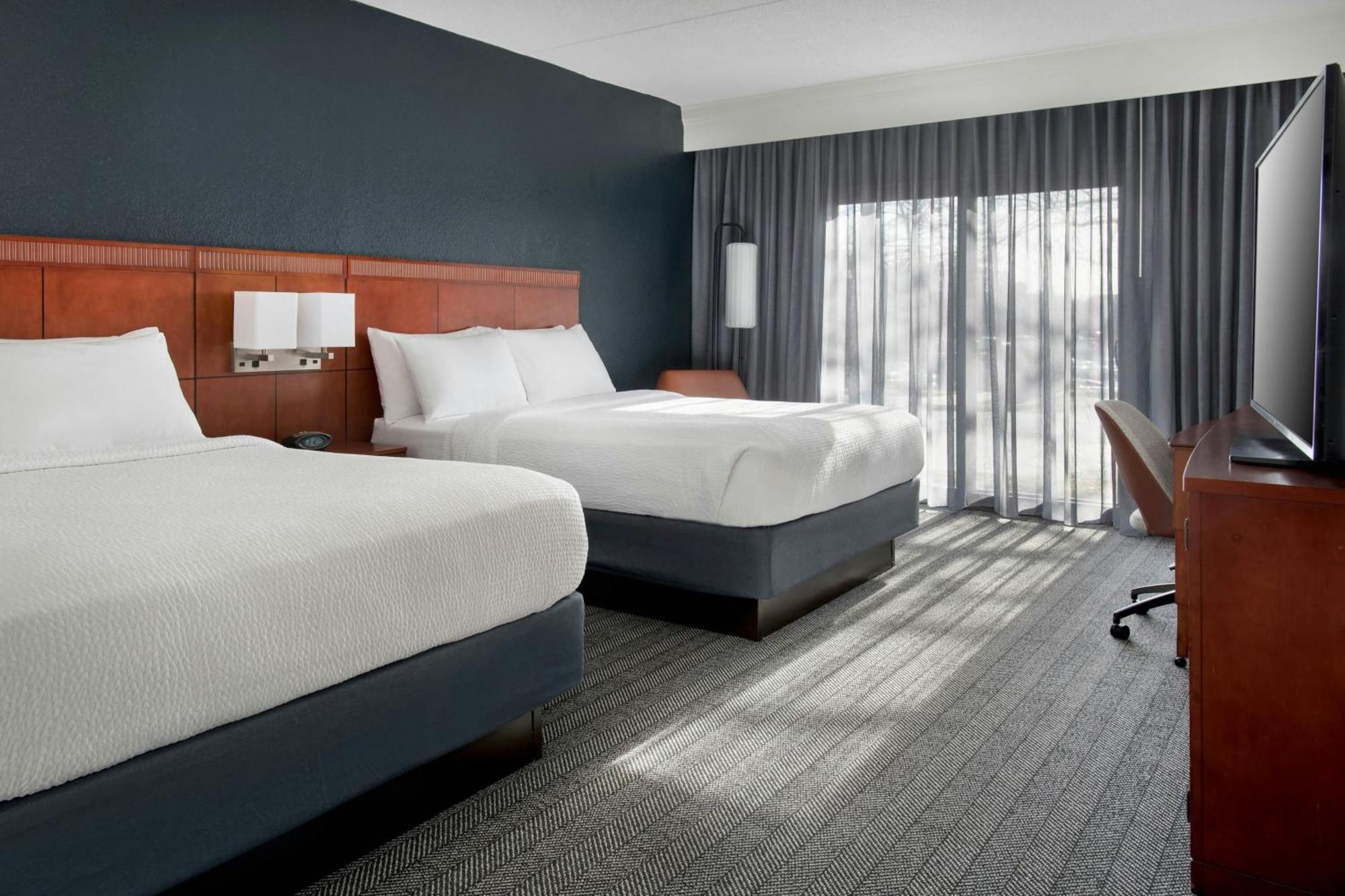 Courtyard By Marriott Silver Spring North/White Oak Экстерьер фото