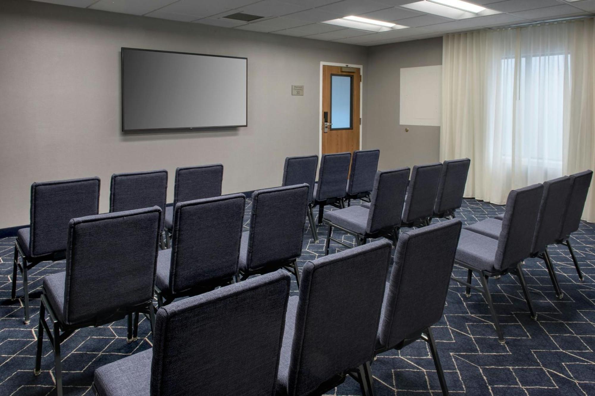 Courtyard By Marriott Silver Spring North/White Oak Экстерьер фото